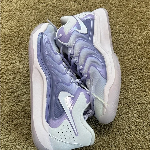 Nike Men's Purple and White Athletic Shoes - Picture 6 of 8